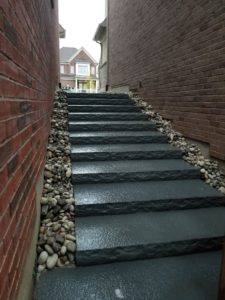 Concrete Steps with Small Stone Surround (3)